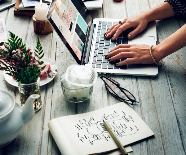 ¿Por Qué Tu Empresa Necesita un Sitio Web Profesional en 2025? | Zeus Digital